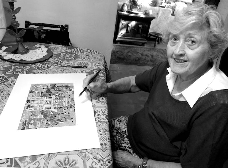 Barbara Xumaia assinando